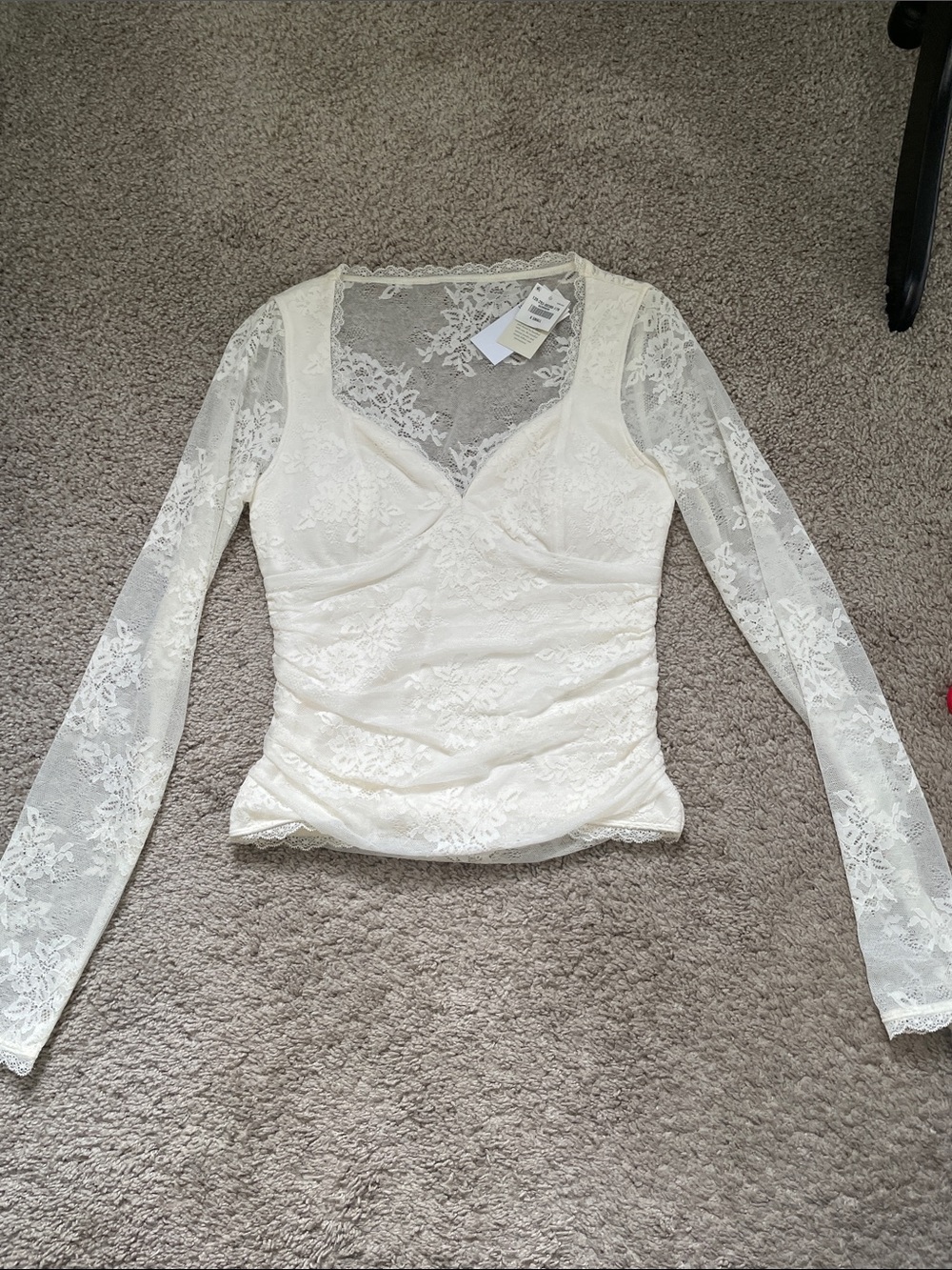Abercrombie & Fitch Ivory Lace Long-Sleeve V-Neck Top